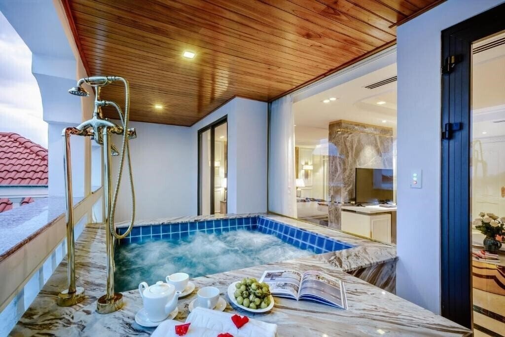 Фото Le Pavillon Gallery Hoi An Hotel & SPA 4*