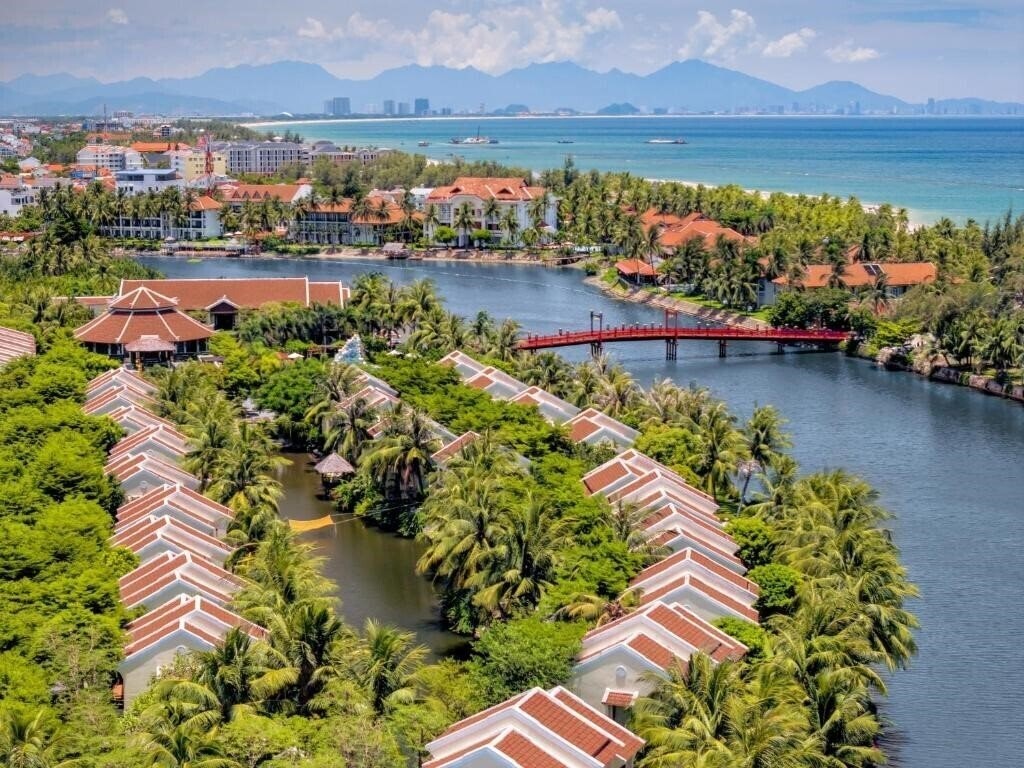Готель Koi Resort & SPA 5*