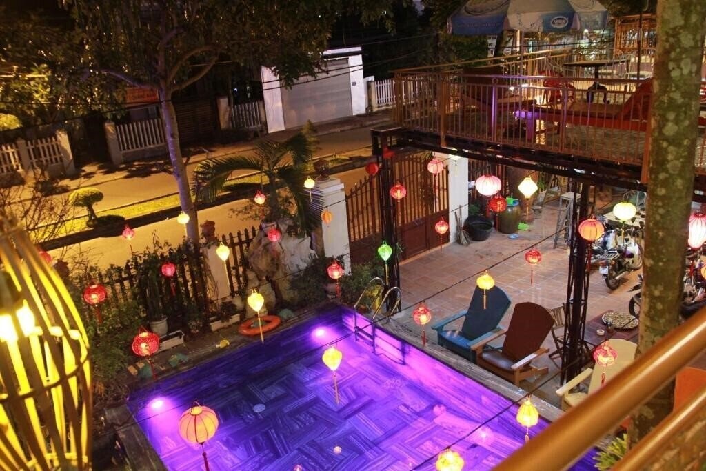 Отель Golden Horse Villa 3*