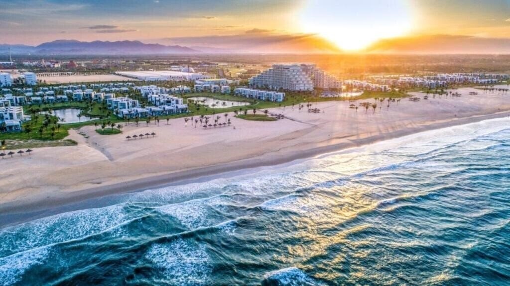 Отель Vinpearl Resort & Golf Nam Hoi An 5*