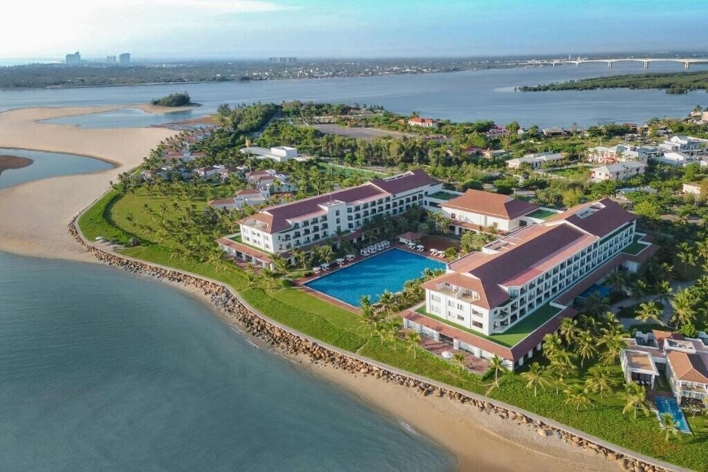 Отель Renaissance Resort & Spa 5*