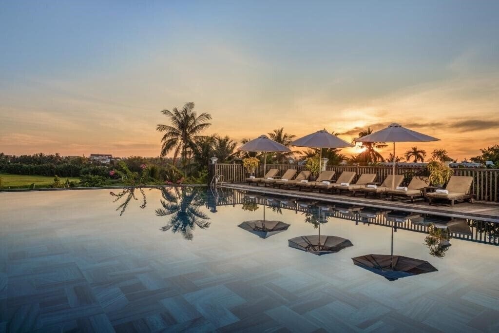 Отель Legacy Hoi An Resort 4*