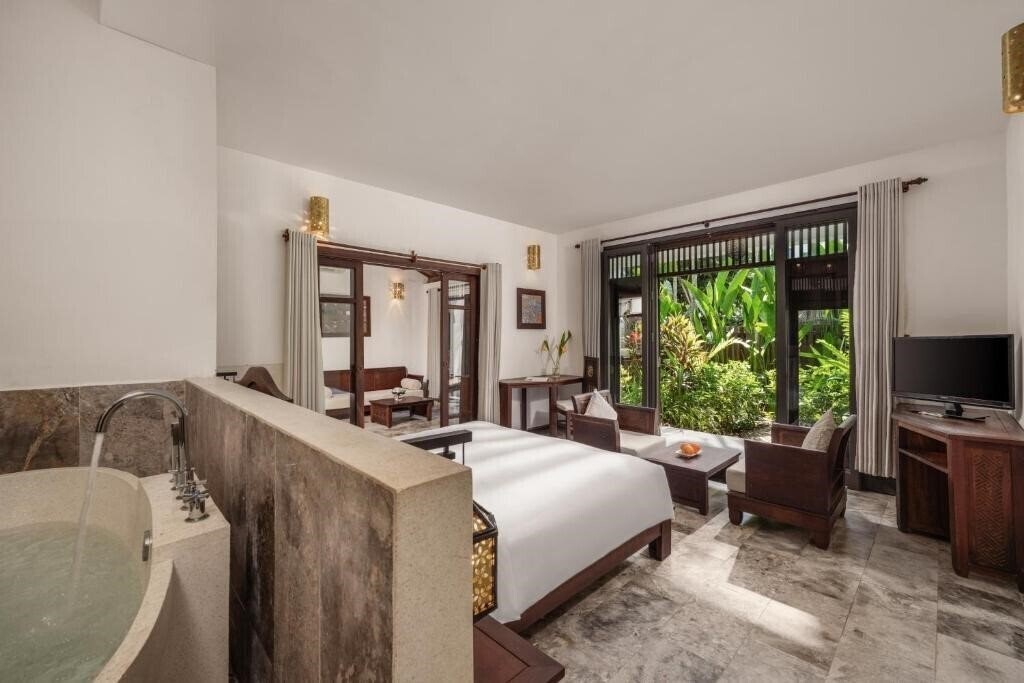 Картинка Legacy Hoi An Resort 4*