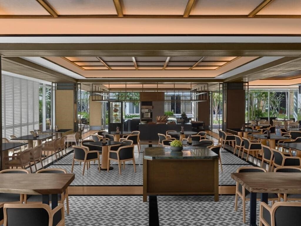 Картинка New World Hoiana Hotel 5*