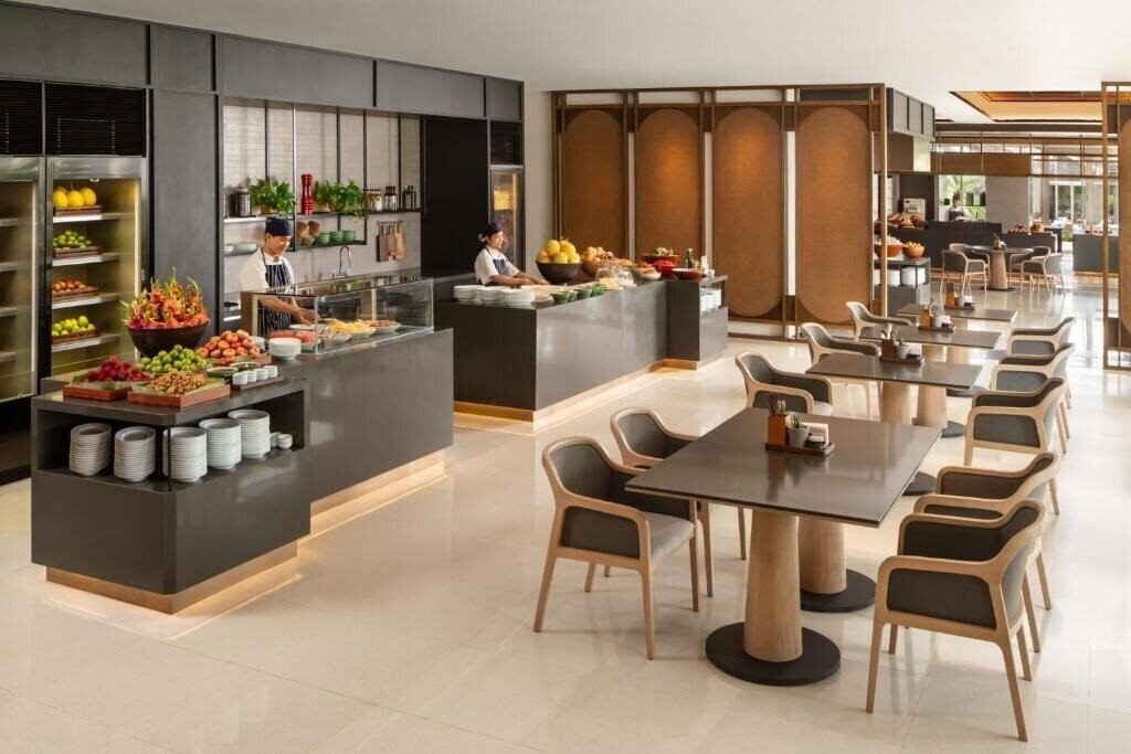 Изображение New World Hoiana Hotel 5*