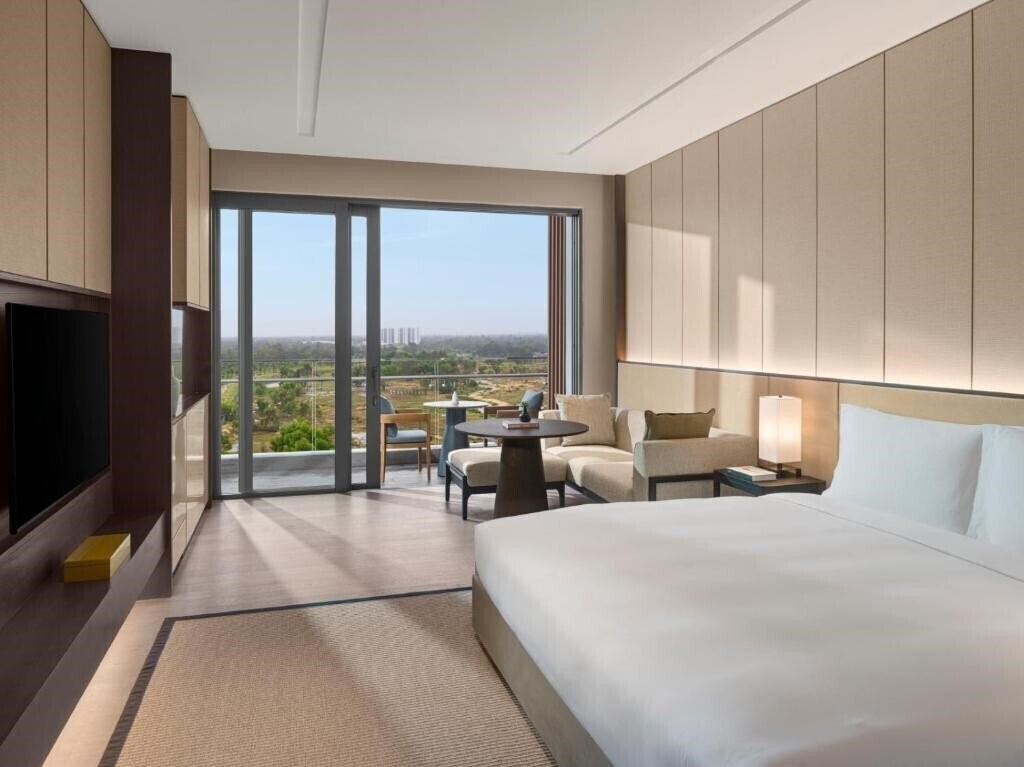 Изображение New World Hoiana Hotel 5*