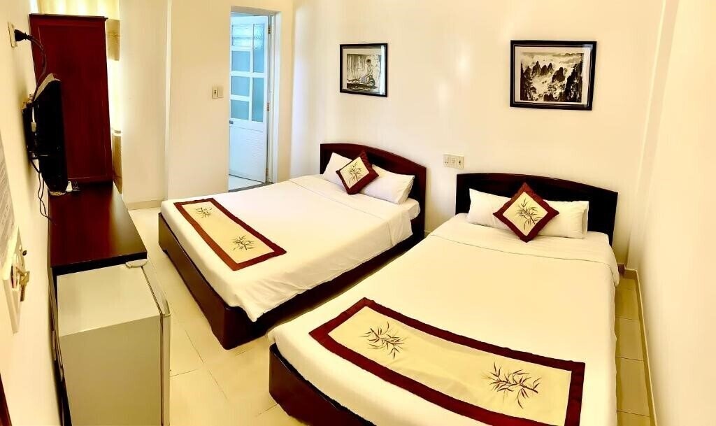 Отель Hoian Old Town Hostel 2*