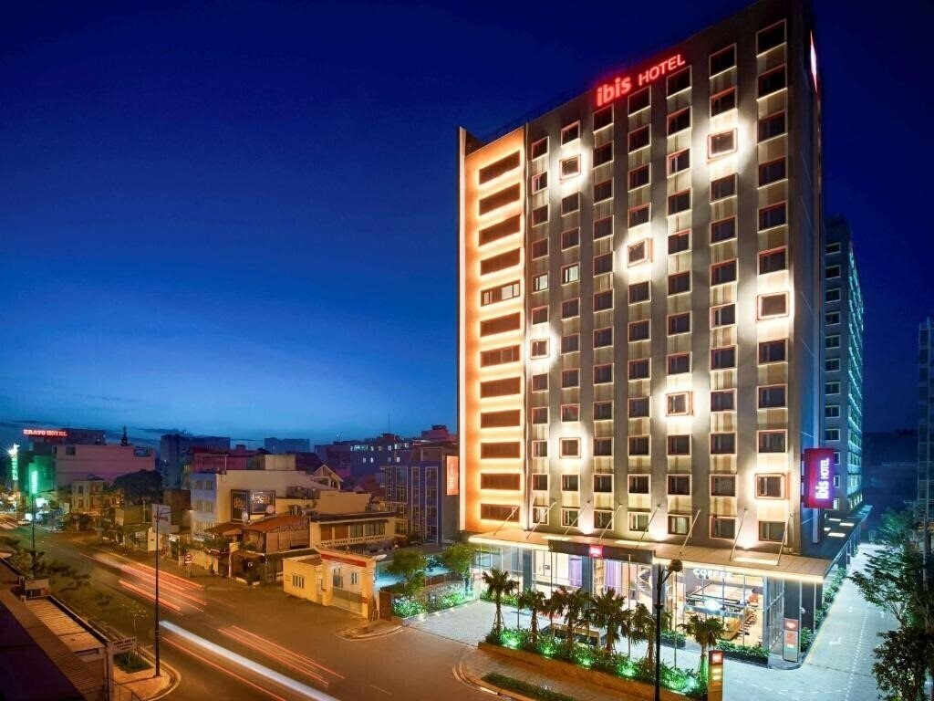 Отель Hotel Ibis Saigon South 3*