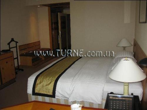 Готель Windsor Plaza 5*