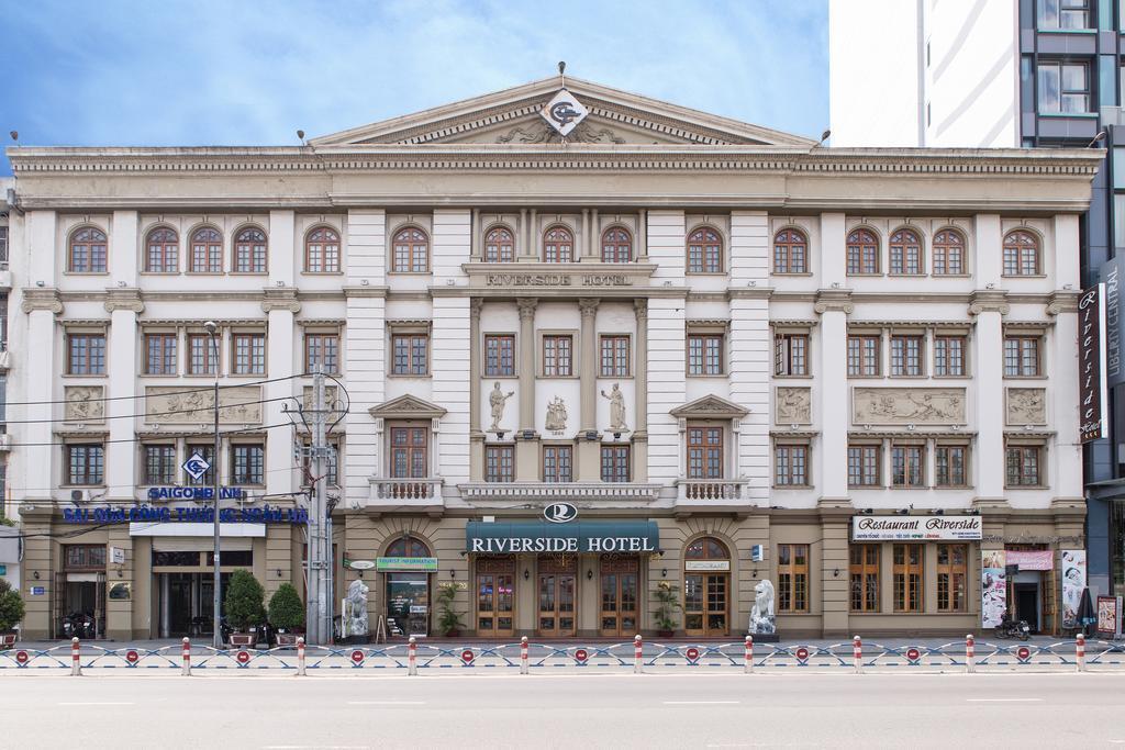 Готель Renaissance Riverside 3*