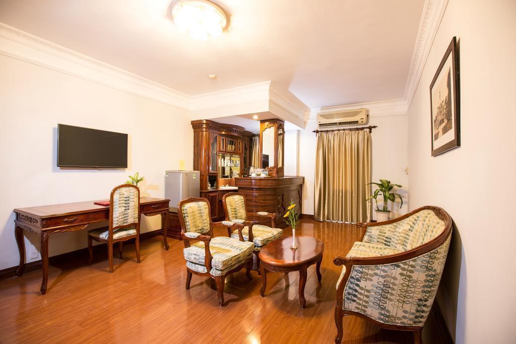 Фотографія Renaissance Riverside 3*