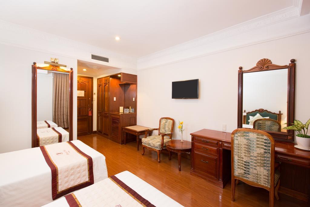 Зображення Renaissance Riverside 3*