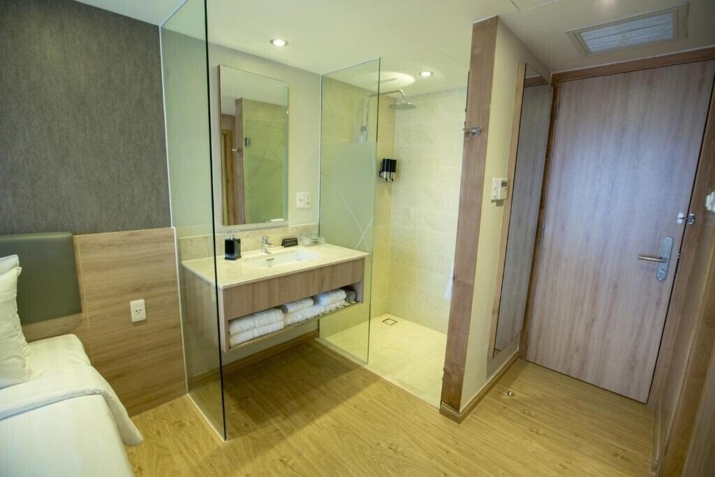Фотографія Avanti Hotel Saigon 4*