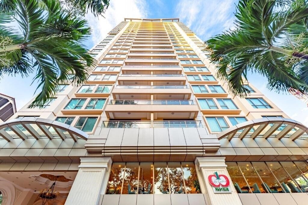 Готель Sherwood Residence 5*