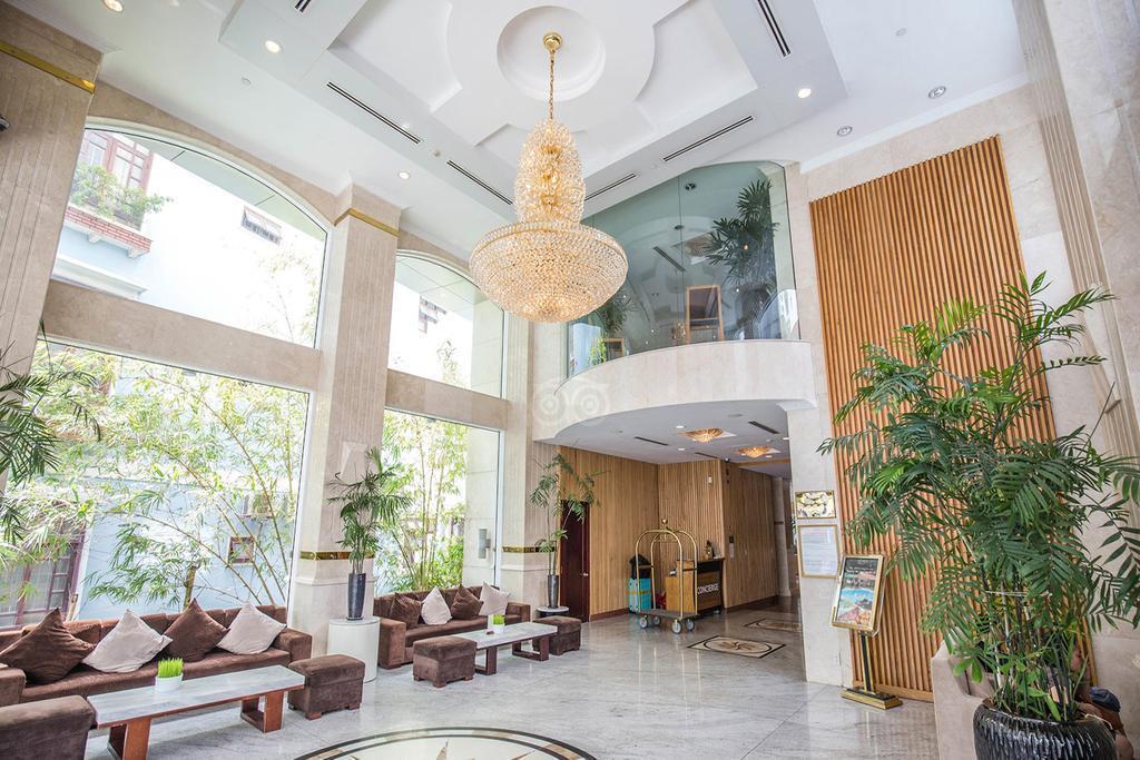 Отель Golden Central 4*