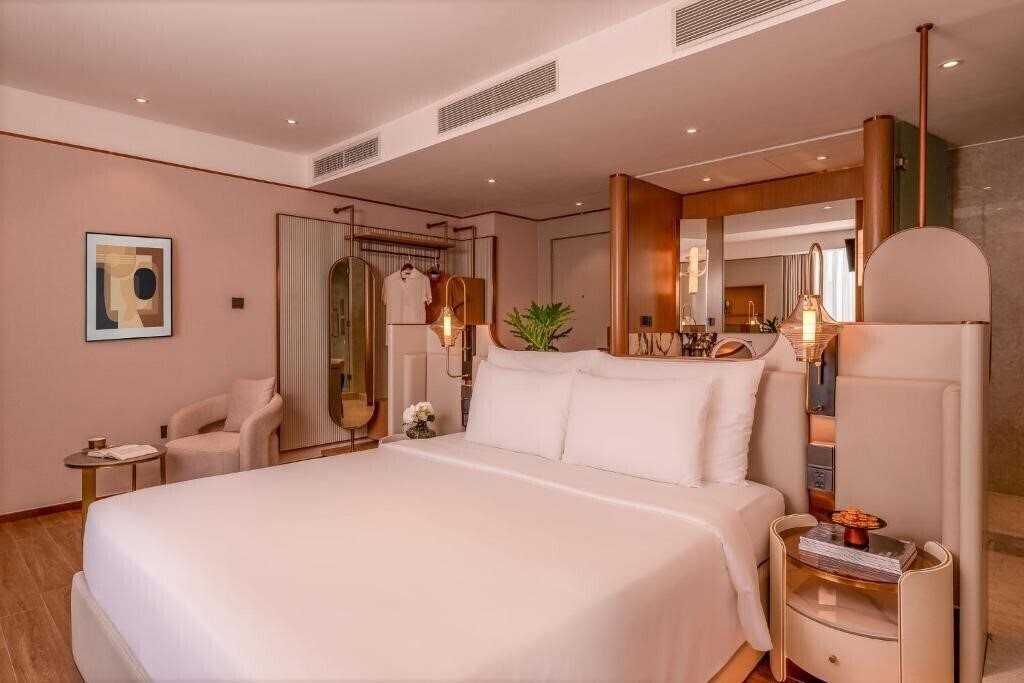 Фото Ramada Encore By Wyndham Saigon 4*