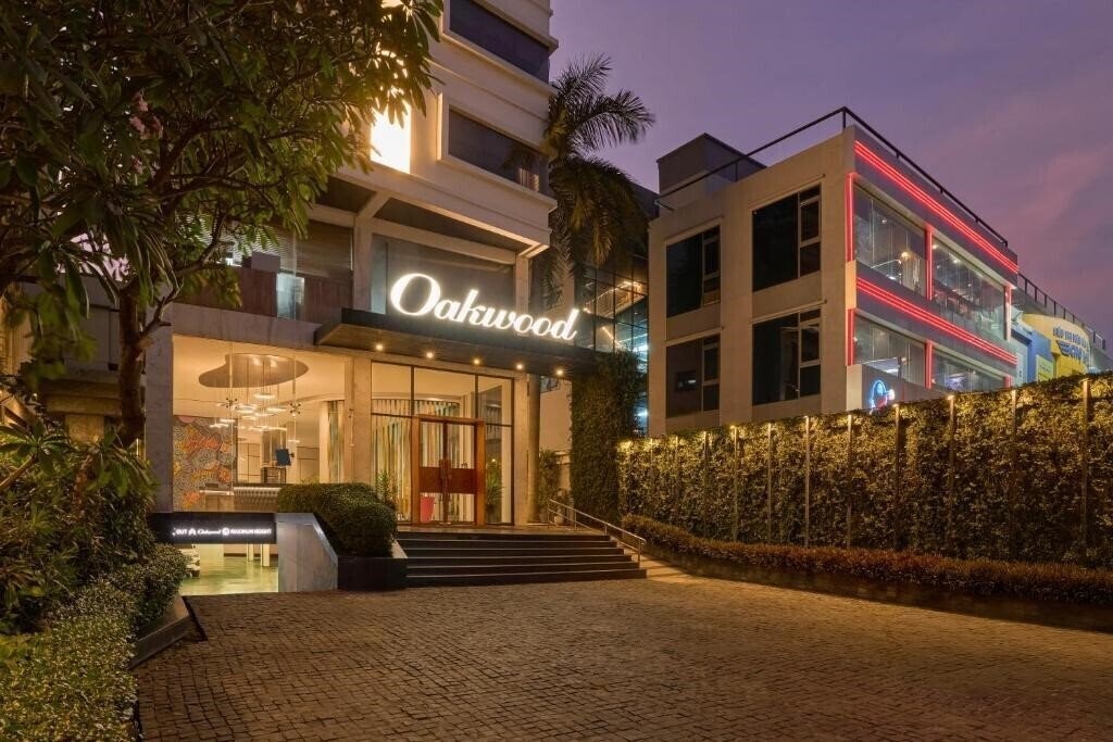 Фото Oakwood Hotel & Apartments Saigon 4*