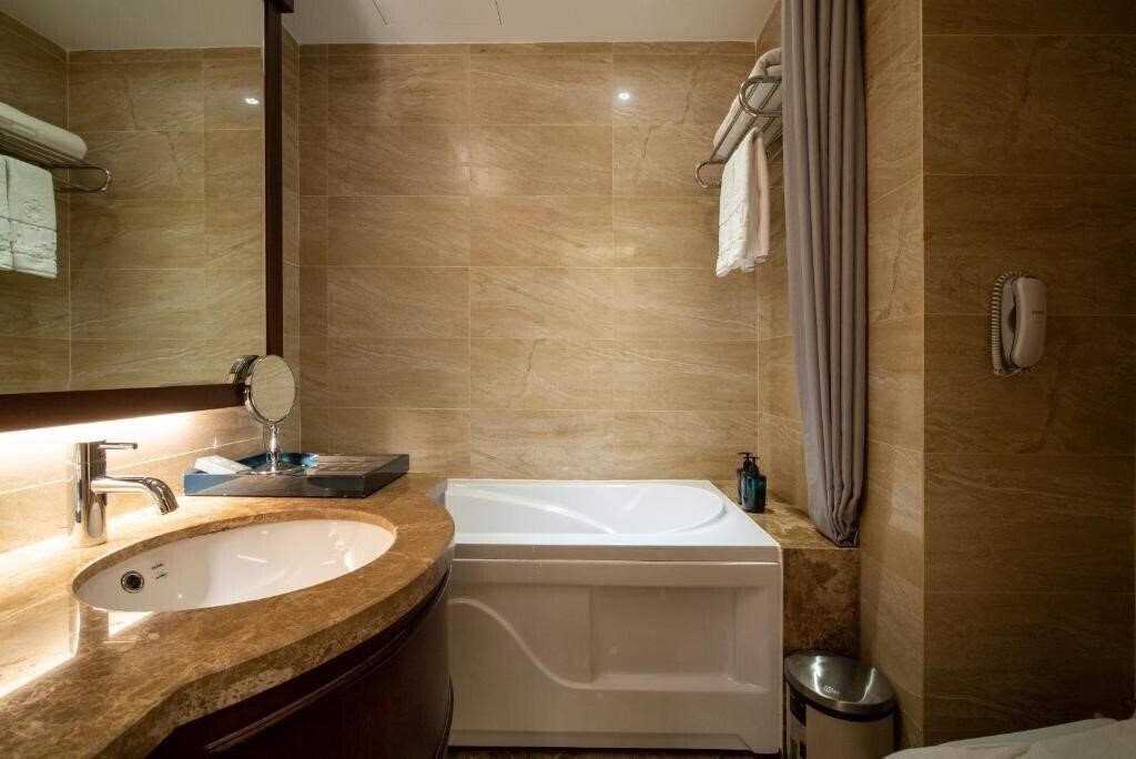 Фото Nhat Ha L'Opera Hotel 4*