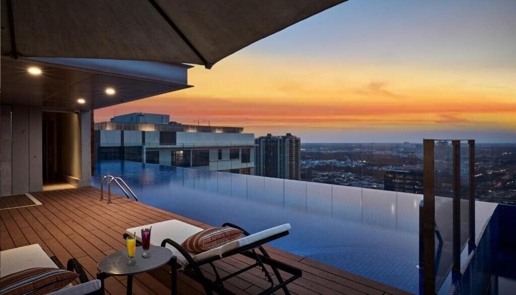 Отель Richlane Residence 4*