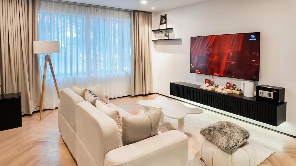 Картинка Metrolux City Contemporary Hotel 3*