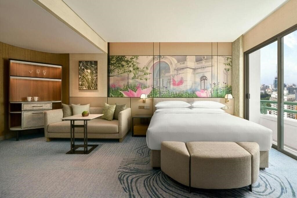 Отель Sheraton Saigon Grand Opera Hotel 5*