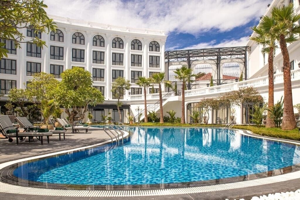 Отель Silk Path Grand Hue Hotel 5*
