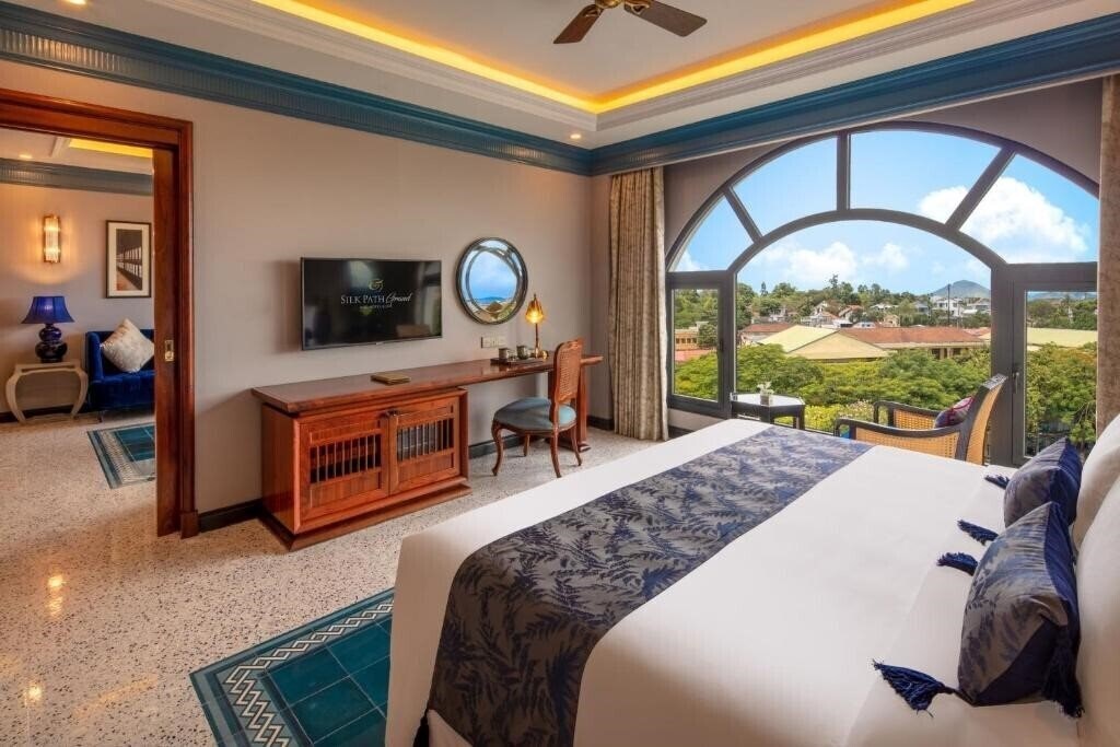 Фото Silk Path Grand Hue Hotel 5*