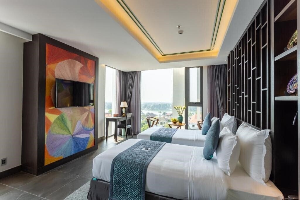 Фото White Lotus Hue Hotel 4*