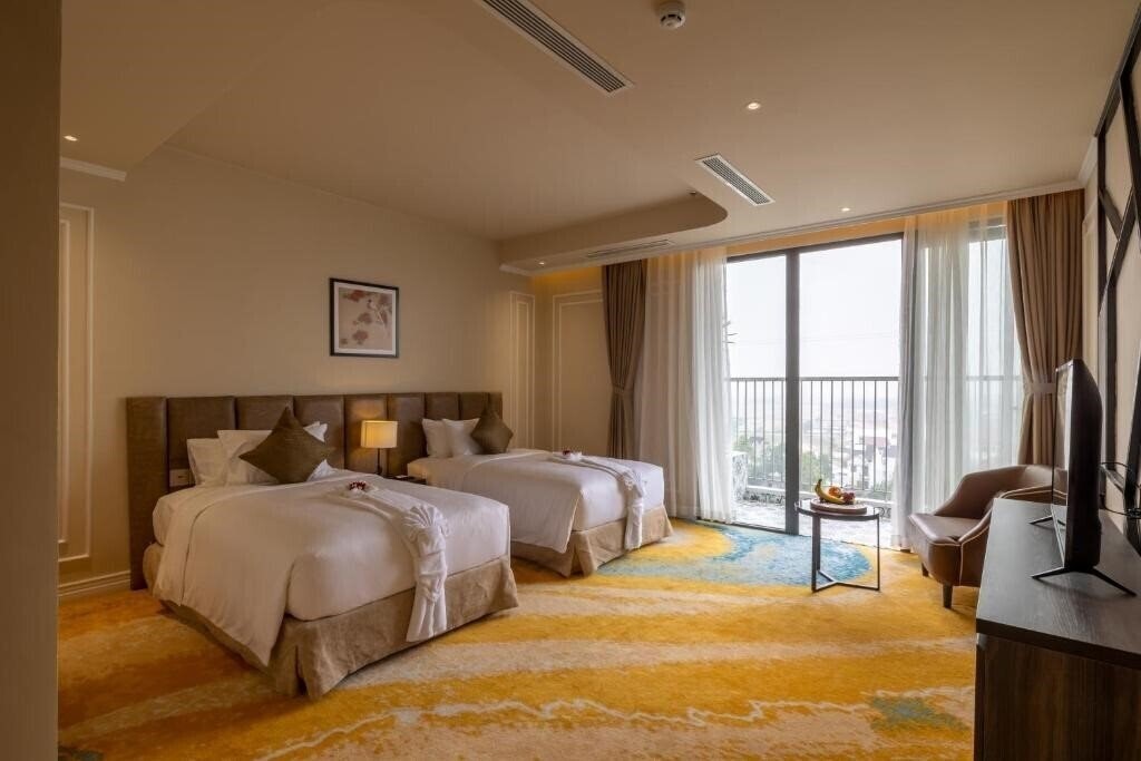 Фото La Vela Hue Hotel 4*