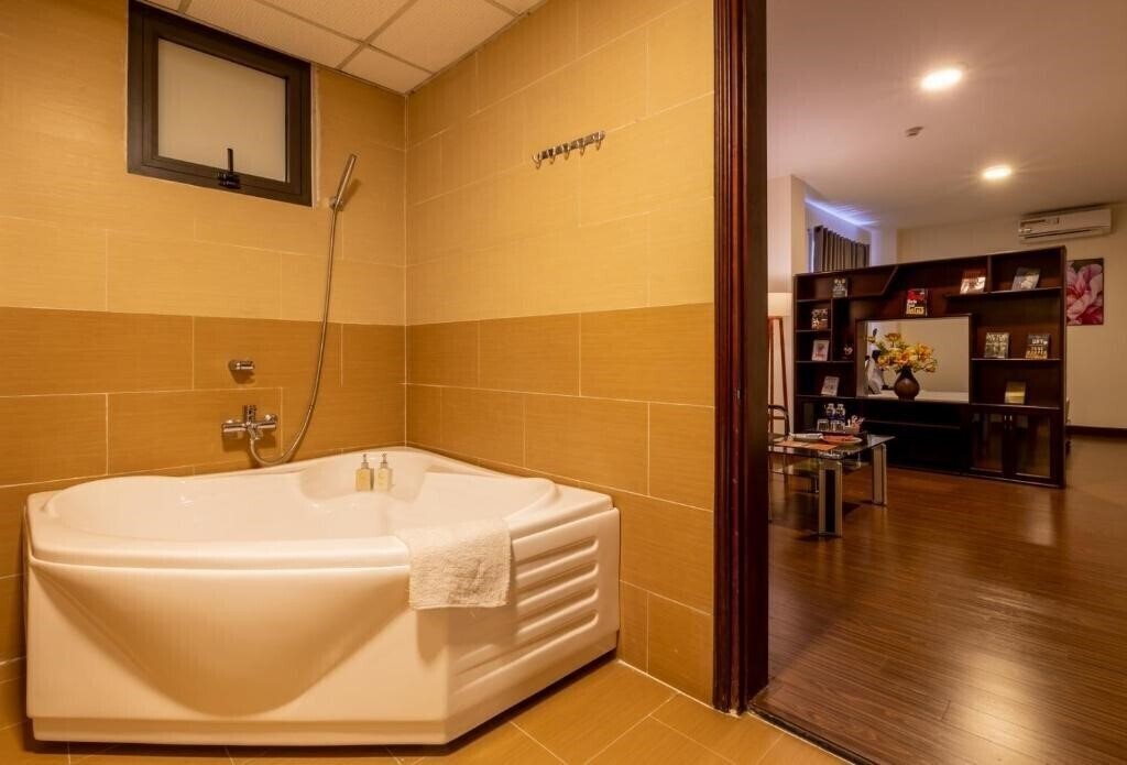 Фотографія Baly Hotel & SPA Hue 3*