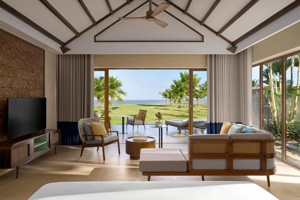 Фотографія Voco Quang Binh Resort by IHG 5*