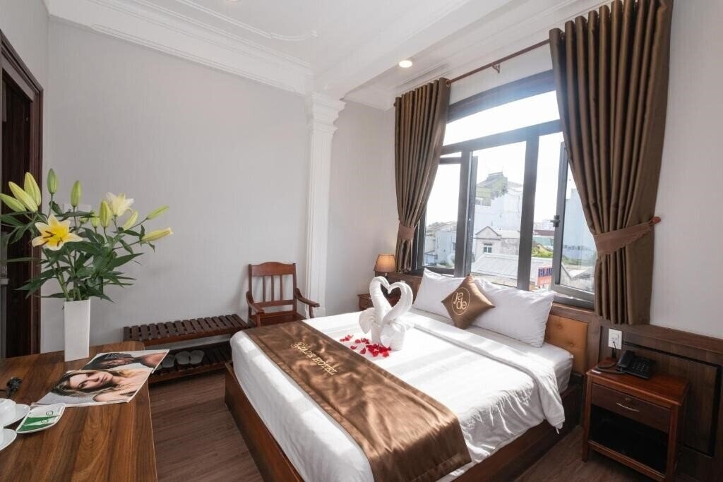 Изображение Jade Hotel 2*