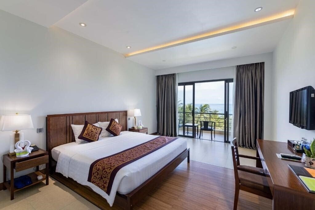 Фотографія Con Dao Resort 3*