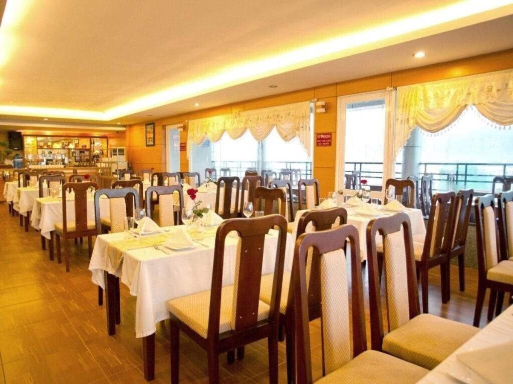 Фото Nhat Thanh Hotel 3*