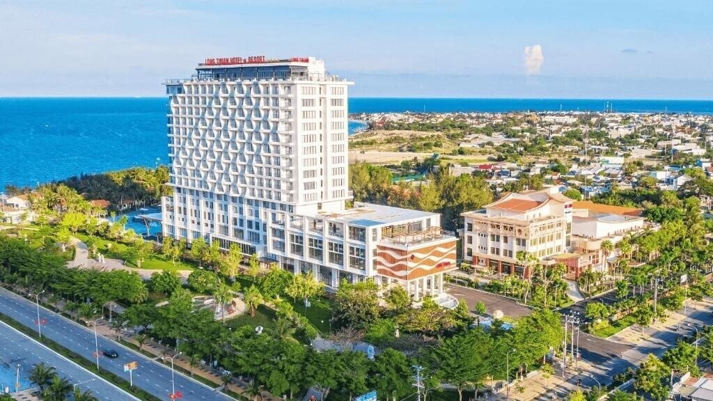 Готель Long Thuan Resort 3*
