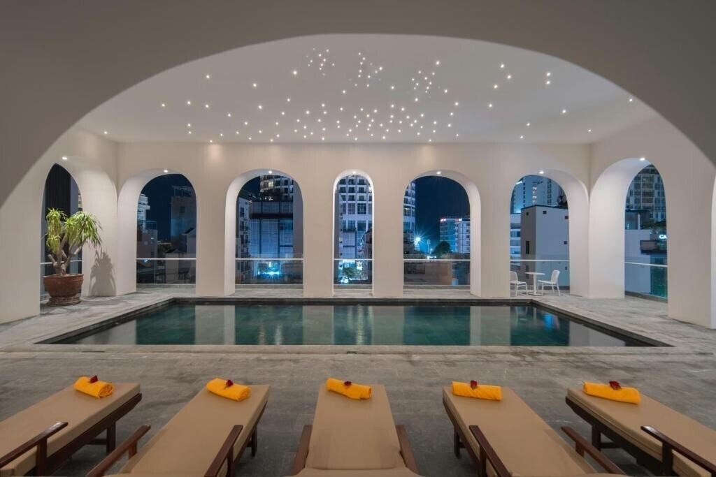 Готель Green World Hotel Nha Trang 4*