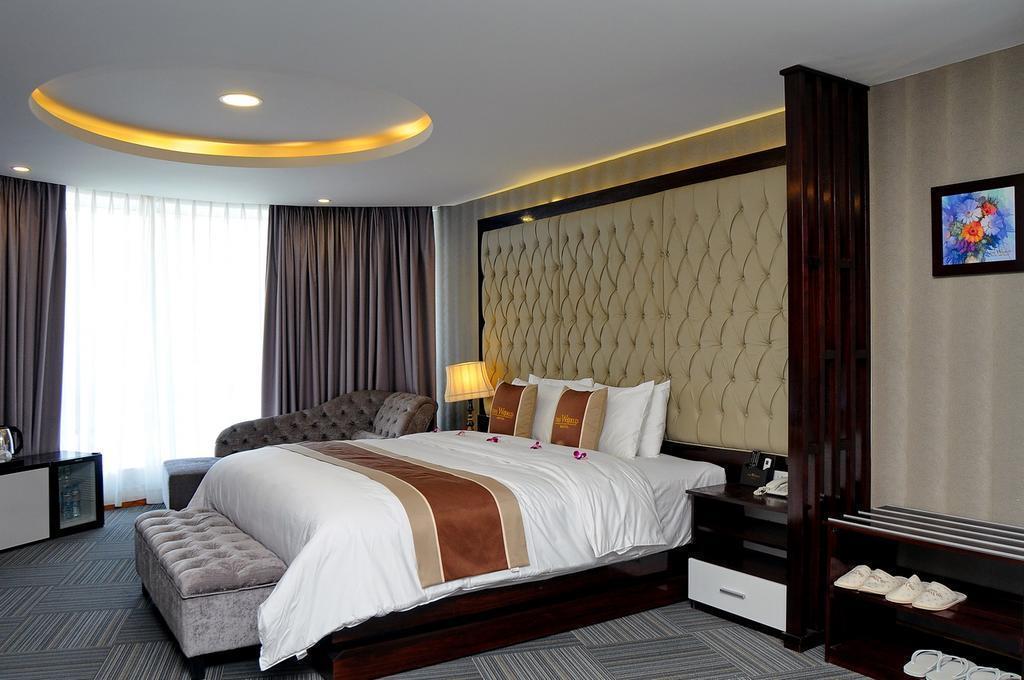 Фотографія The World Hotel 3*