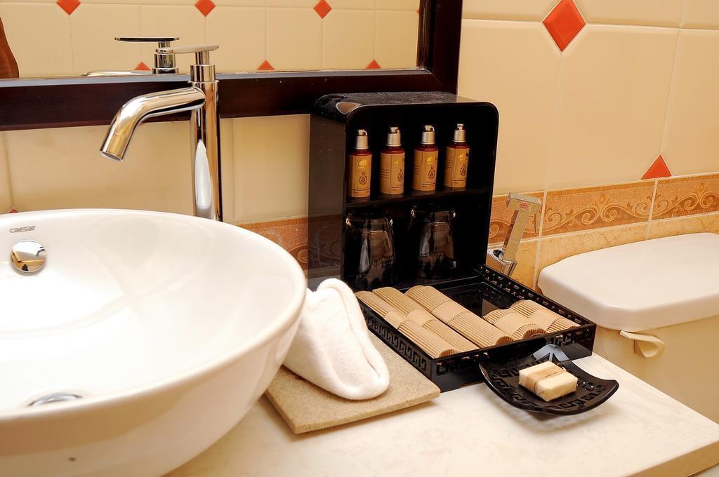 Зображення The World Hotel 3*