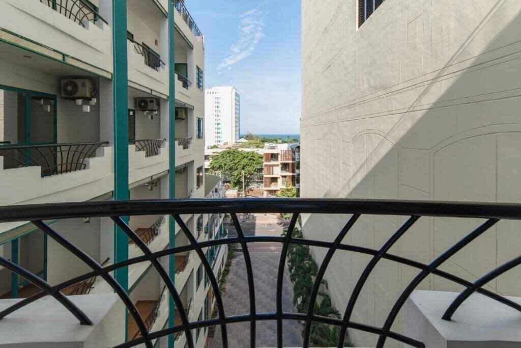 Отель Green Hotel Nha Trang 3*