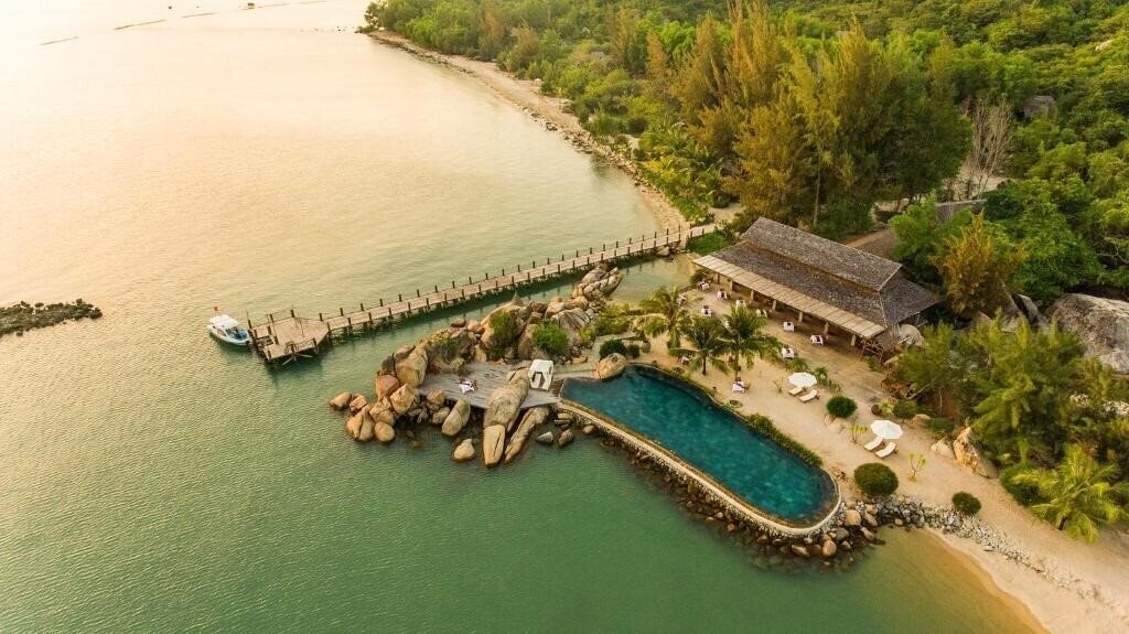 Отель L'Alya Ninh Van Bay 5*