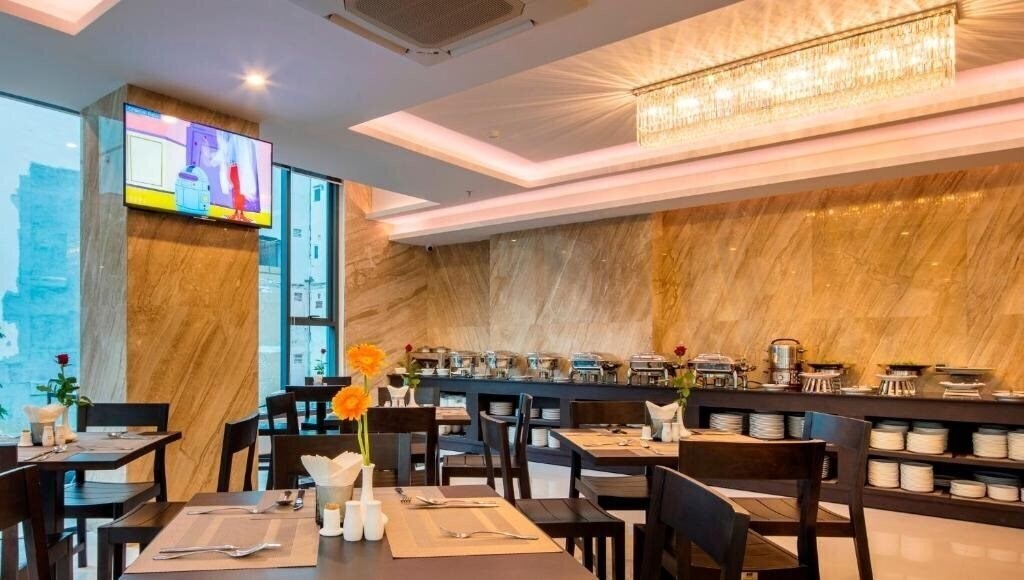 Фотография Meriton Hotel 3*