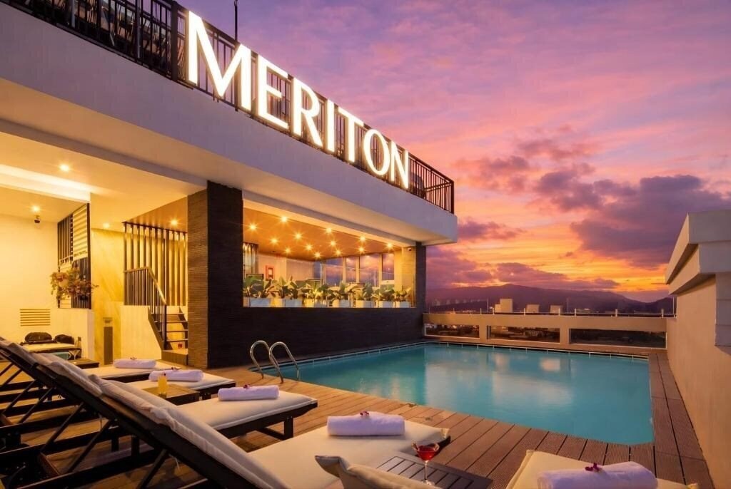 Отель Meriton Hotel 3*