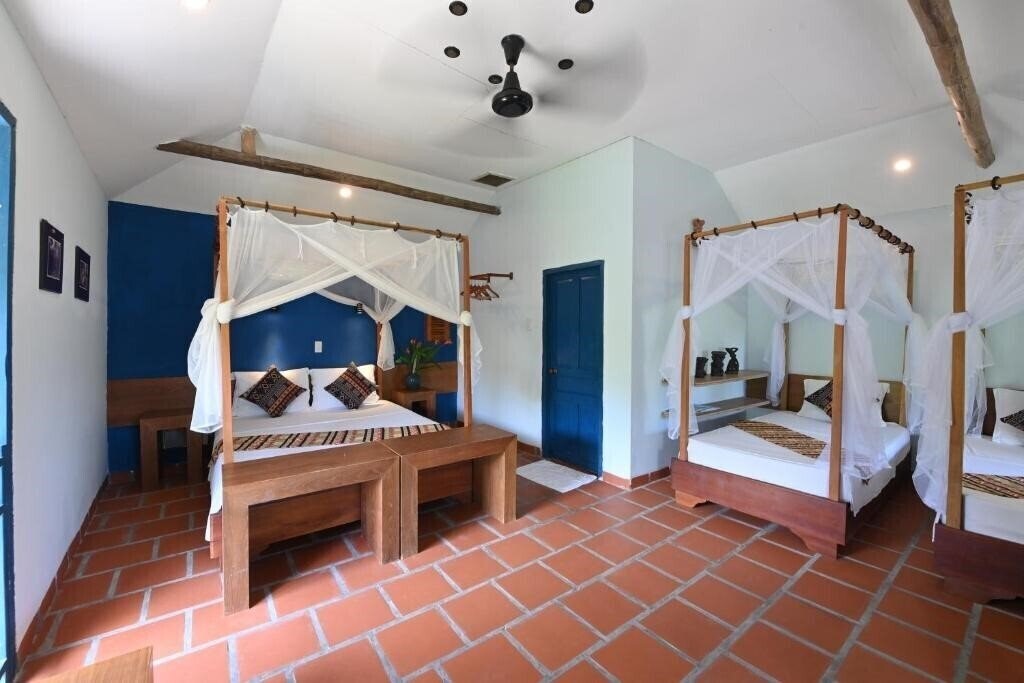 Фотография Whale Island Resort 2*