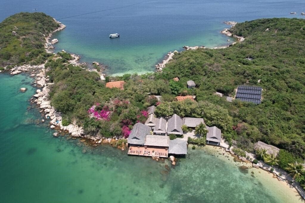 Изображение Whale Island Resort 2*