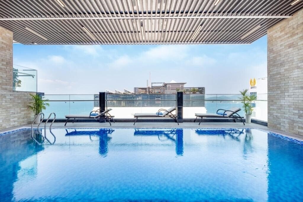 Отель Emerald Bay Hotel & SPA 4*