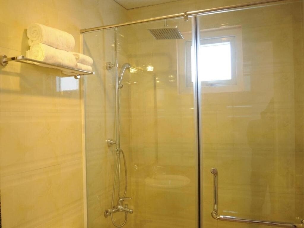 Фотографія Van Nam Hotel 2*