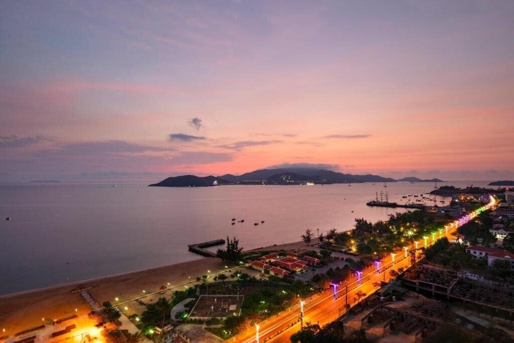 Фотографія Crown Hotel Nha Trang 3*
