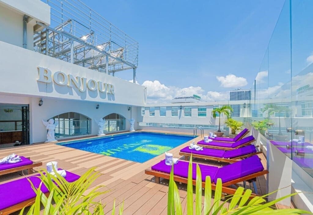 Готель Bonjour Nha Trang Hotel 4*