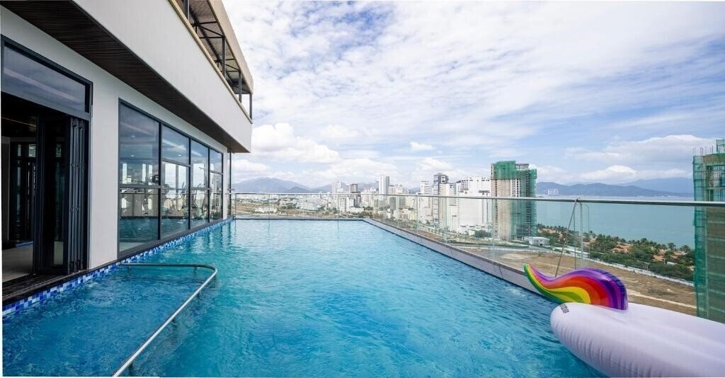 Готель Miracle Luxury Hotel 4*