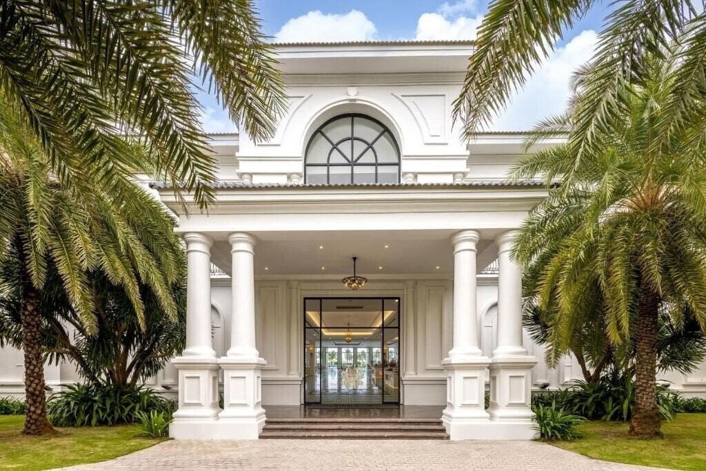 Готель Melia Vinpearl Cam Ranh Beach Resort 5*